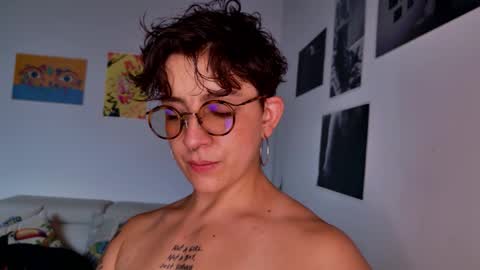 Sim. online show from November 3, 6:53 pm