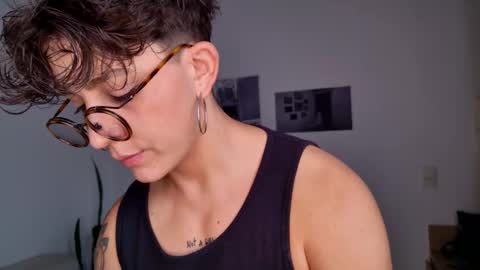 Sim. online show from November 19, 6:19 pm