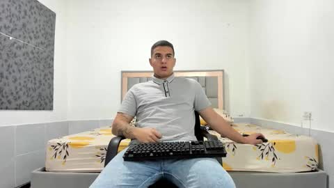 SIMON KELER online show from January 16, 12:47 am