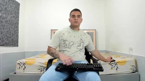 SIMON KELER online show from May 16, 12:18 am