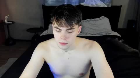 Snapshot of simonwnl chatting on December 6, 3:00 pm Simon online show from December 6, 3:00 pm