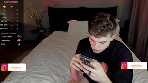 Snapshot of simonwnl chatting on January 7, 7:49 pm Simon online show from January 7, 7:49 pm