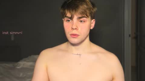 Snapshot of simonwnl chatting on November 25, 10:32 pm Simon online show from November 25, 10:32 pm