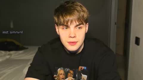 Snapshot of simonwnl chatting on November 27, 11:40 pm Simon online show from November 27, 11:40 pm