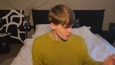 Snapshot of simonwnl chatting on December 16, 8:30 am Simon online show from December 16, 8:30 am