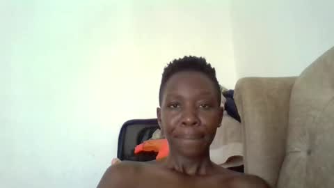 Snapshot of simplyloy33 chatting on October 20, 11:43 am simplyloy33 online show from October 20, 11:43 am