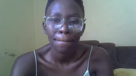 Snapshot of simplyloy33 chatting on November 8, 8:36 am simplyloy33 online show from November 8, 8:36 am