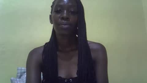 Snapshot of simplyloy33 chatting on April 15, 10:33 am simplyloy33 online show from April 15, 10:33 am