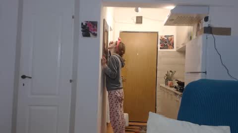 simyhvn online show from February 5, 5:09 am