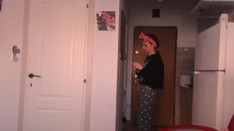 simyhvn online show from March 18, 5:10 am