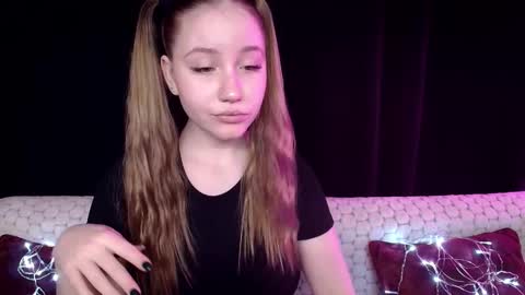 Snapshot of sindiwatsoon chatting on December 14, 3:15 pm Sindi online show from December 14, 3:15 pm