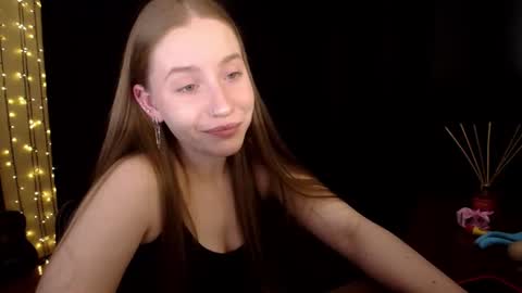 Snapshot of sindiwatsoon chatting on June 13, 4:49 pm Sindi online show from June 13, 4:49 pm