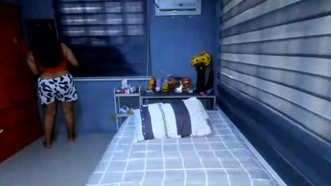 sinfullwife6969 online show from June 26, 3:44 am