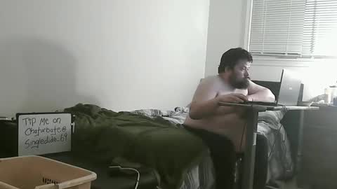 Snapshot of singledude_69 chatting on December 9, 7:06 am SingleDude 69 online show from December 9, 7:06 am