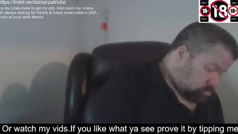 Snapshot of singledude_69 chatting on December 18, 12:44 pm SingleDude 69 online show from December 18, 12:44 pm