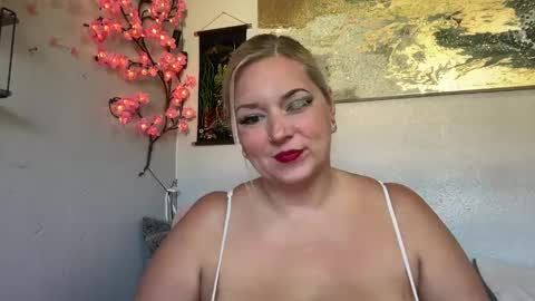 singlesexymom online show from May 20, 5:30 pm