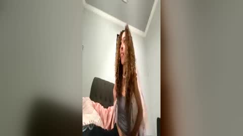 sinn3er online show from June 18, 2:34 am