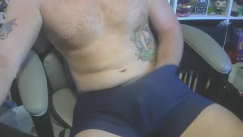 Snapshot of sinocular_media chatting on September 24, 5:38 pm Tastis Toybox online show from September 24, 5:38 pm