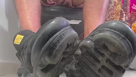 only foot                         worshipers here online show from January 30, 9:25 pm