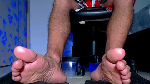 only foot                         worshipers here online show from September 27, 8:03 pm