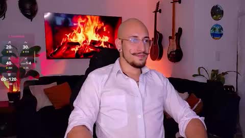 Snapshot of sir_wllliam chatting on March 13, 11:44 pm William independent models online show from March 13, 11:44 pm