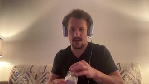 Snapshot of sirbubblesworth chatting on January 18, 5:41 am sirbubblesworth online show from January 18, 5:41 am