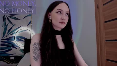 Snapshot of sirenaswhisper chatting on February 4, 7:31 pm Goddess Sirena online show from February 4, 7:31 pm