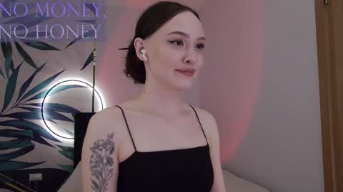 Snapshot of sirenaswhisper chatting on February 27, 4:18 pm Goddess Sirena online show from February 27, 4:18 pm