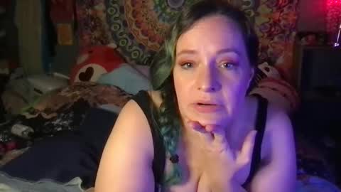 Snapshot of sirenfalls888 chatting on October 2, 4:41 am RavenFalls Aphrodite Priestess online show from October 2, 4:41 am