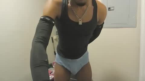 Snapshot of sirenofsin2002 chatting on January 25, 2:36 pm sirenofsin2002 online show from January 25, 2:36 pm