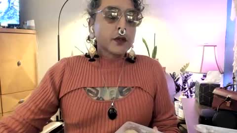 SirMrWombat online show from January 13, 1:33 am