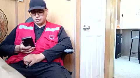 Snapshot of sirtortula chatting on January 18, 5:59 pm sirtortula online show from January 18, 5:59 pm