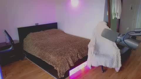 Snapshot of sissyashleigh chatting on March 16, 5:28 pm Ashleigh Mak online show from March 16, 5:28 pm