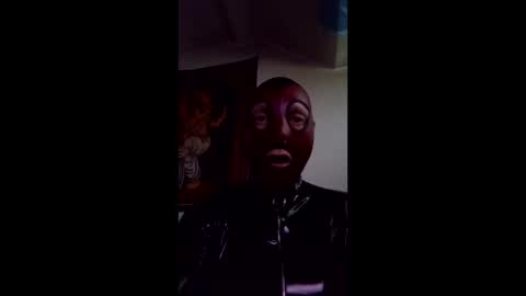 Snapshot of sissybitchzoey chatting on April 4, 10:35 am sissybitchzoey online show from April 4, 10:35 am