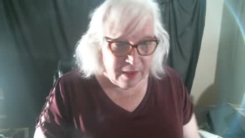 Snapshot of sissydianetx chatting on December 20, 12:41 am Sissy Diane online show from December 20, 12:41 am