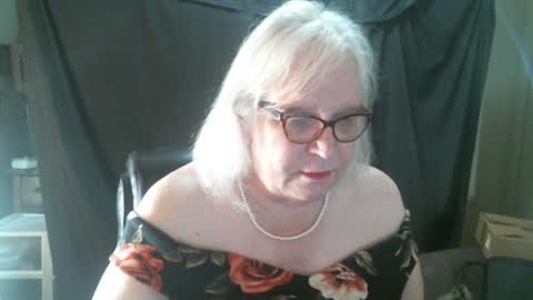 Snapshot of sissydianetx chatting on February 23, 1:53 pm Sissy Diane online show from February 23, 1:53 pm