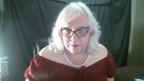 Snapshot of sissydianetx chatting on September 17, 11:39 pm Sissy Diane online show from September 17, 11:39 pm