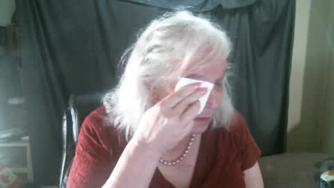 Snapshot of sissydianetx chatting on October 17, 11:40 pm Sissy Diane online show from October 17, 11:40 pm