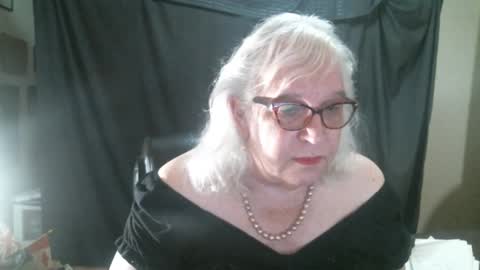 Snapshot of sissydianetx chatting on October 26, 12:55 pm Sissy Diane online show from October 26, 12:55 pm