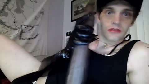 Snapshot of sissyemmalauren chatting on October 4, 1:14 am sissyemmalauren online show from October 4, 1:14 am