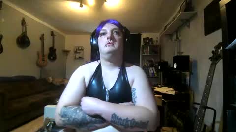 Snapshot of sissylovedoll chatting on October 4, 12:58 pm Tiffany Candy online show from October 4, 12:58 pm