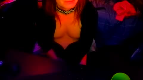 Snapshot of sissyred2314 chatting on September 29, 10:09 am red online show from September 29, 10:09 am