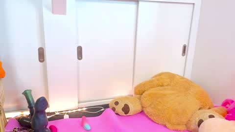 Elise online show from March 28, 12:05 pm