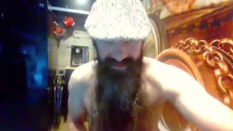 Snapshot of sitonmybeardxxx chatting on July 17, 4:45 pm sitonmybeardxxx online show from July 17, 4:45 pm