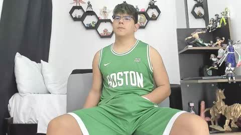 Snapshot of siul_bigcock chatting on January 18, 11:25 am Siul Thompson online show from January 18, 11:25 am