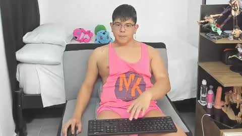 Snapshot of siul_bigcock chatting on March 23, 7:29 pm Siul Thompson online show from March 23, 7:29 pm