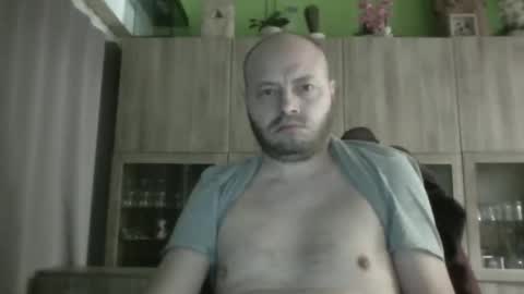 Snapshot of sixten113 chatting on April 24, 6:49 am sixten113 online show from April 24, 6:49 am