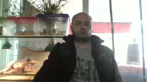 Snapshot of sixten113 chatting on June 5, 12:33 pm sixten113 online show from June 5, 12:33 pm