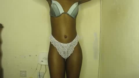 sizzly_ass online show from April 5, 11:51 am