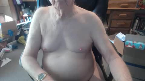 sjbottomboi online show from December 4, 7:11 pm